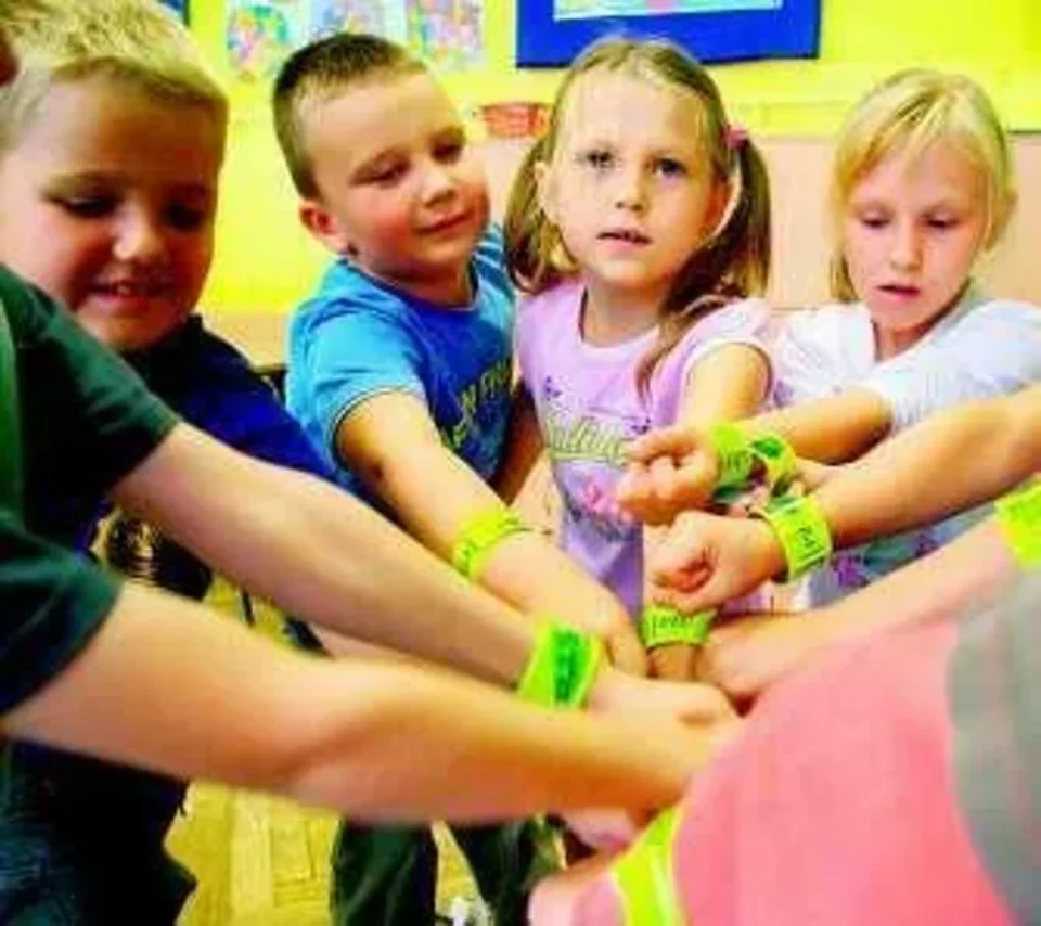 Uczniowie będą chętnie nosić opaski odblaskowe
