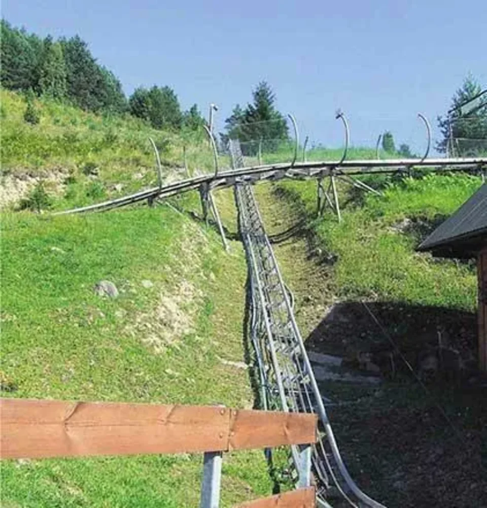 Na zjeżdżalni jest jak na publicznej drodze
