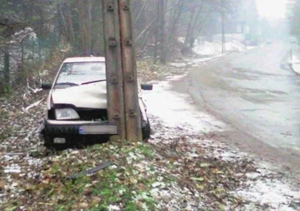 Ślizgawka na drogach. Trzeba szczególnie uważać rano i wieczorem