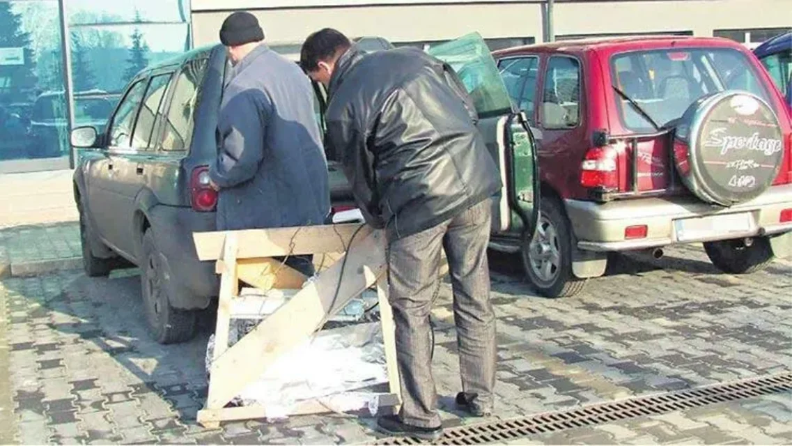 Marihuana, haszysz, amfa w rękach policjantów