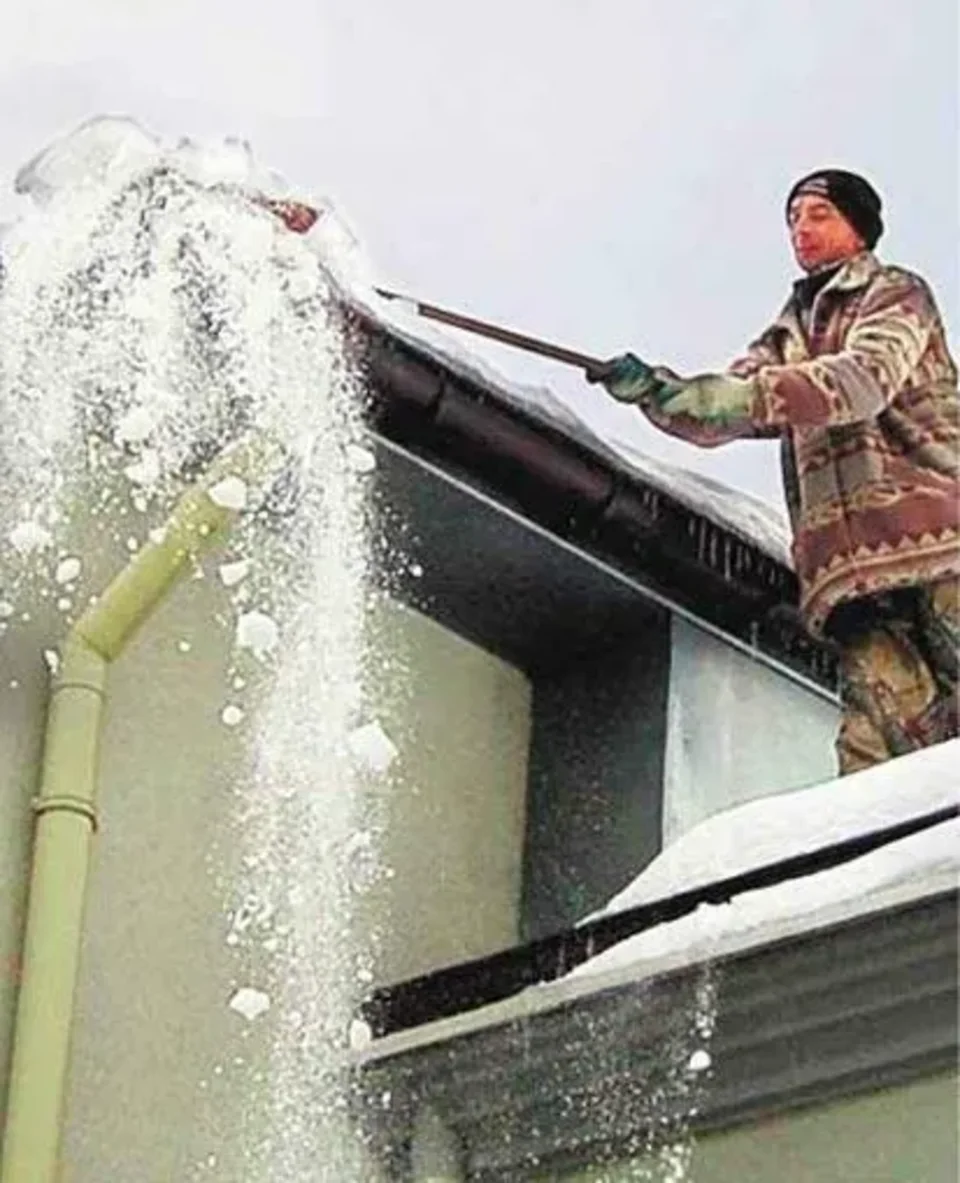 Śnieg zasypał Małopolskę. Uwaga na dachy!