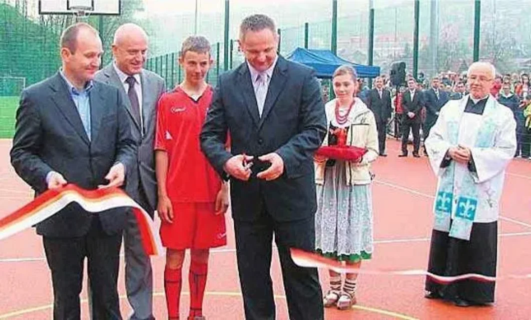 W Pieninach stanęło nowoczesne boisko