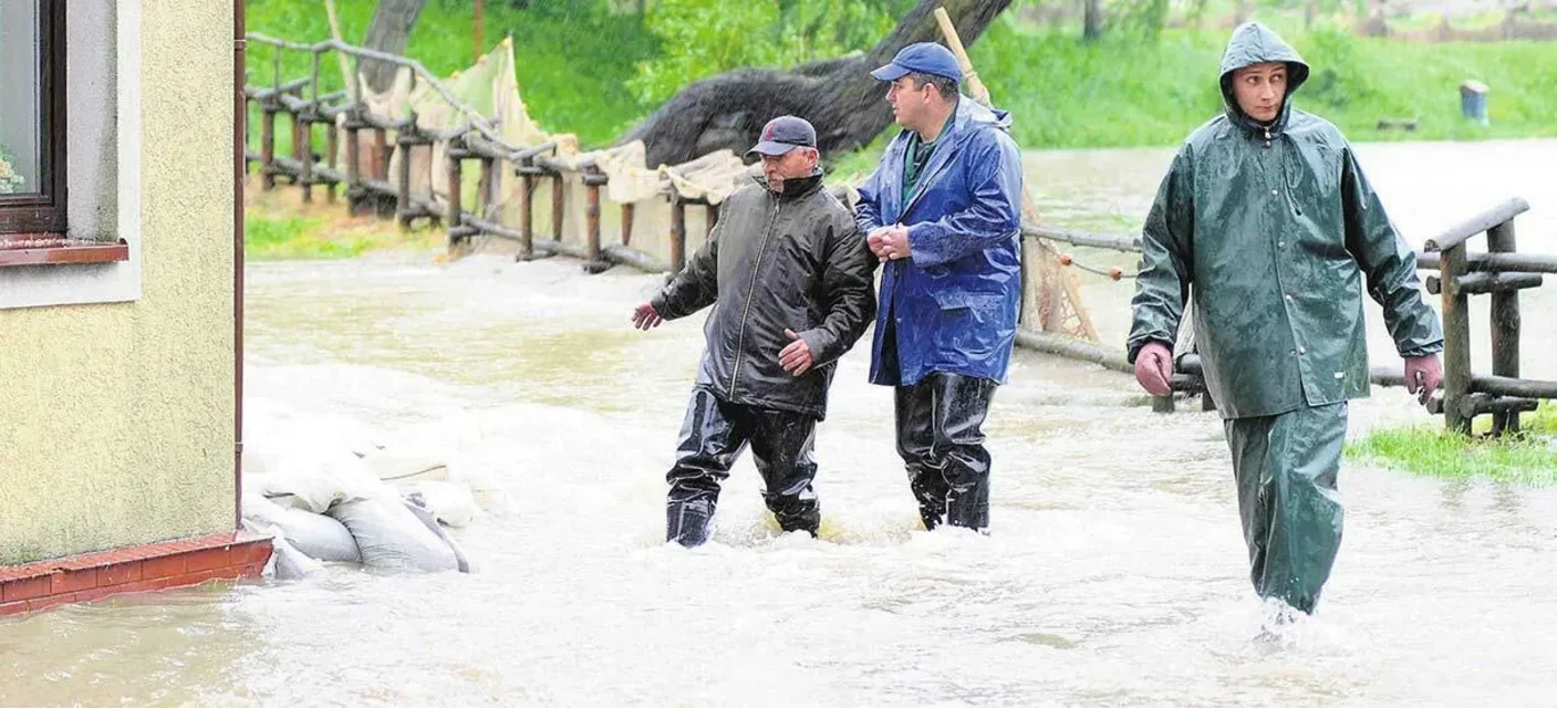 Tragiczny bilans powodzi w regionie. Trzy osoby utonęły, kilkaset ewakuowano