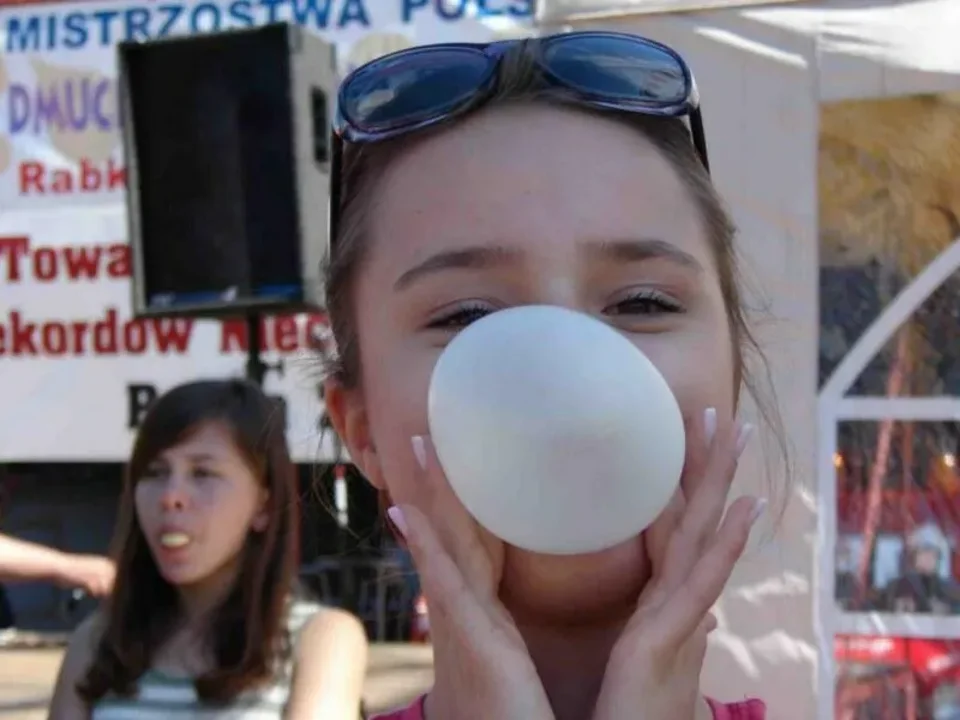 VIII Mistrzostwa Polski w dmuchaniu balona z gumy do żucia Hubba Bubba.