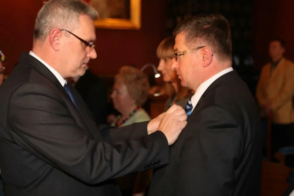 Medal Komisji Edukacji Narodowej dla Burmistrza Fryźlewicza