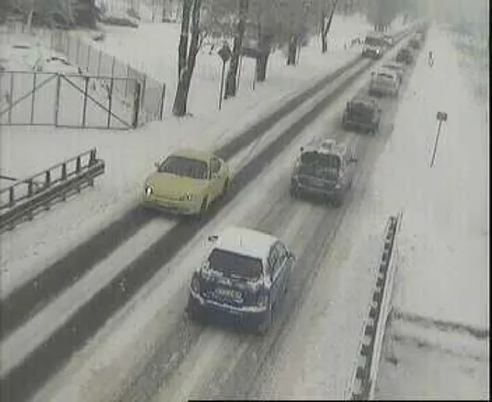 Uwaga kierowcy! Na podhalańskich drogach jest bardzo ślisko!