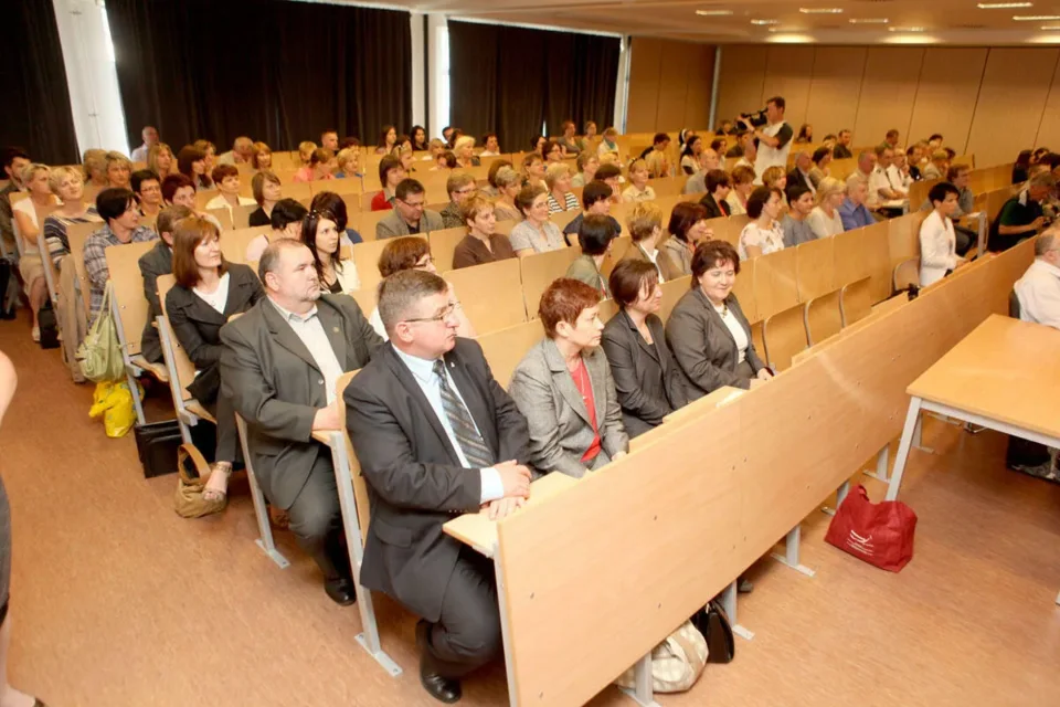 Konferencja na temat dopalaczy