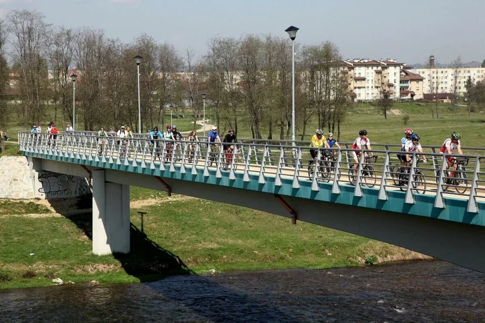 Prawie cztery miliony na ścieżki
