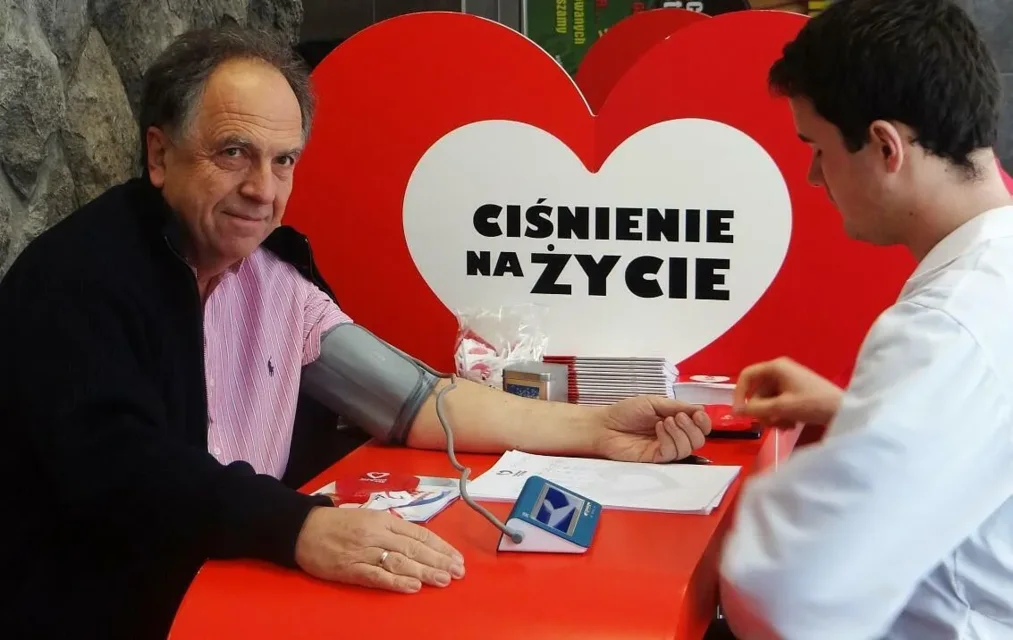 Burmistrz Zakopanego mierzy ciśnienie krwi
