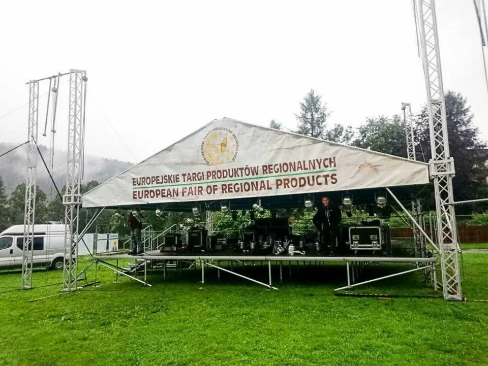Przygotowania do otwarcia VII Europejskich Targów Produktów Regionalnych