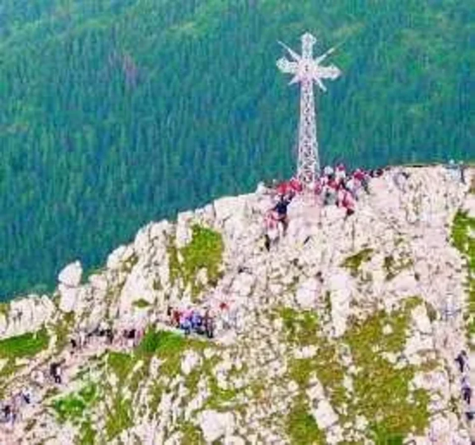 Remont krzyża czeka na lepszą pogodę