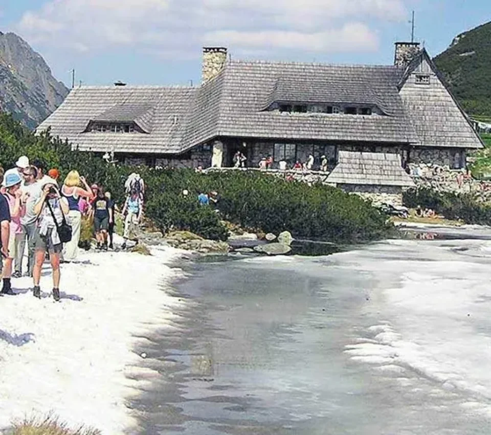 Remont schroniska w Dolinie Pięciu Stawów