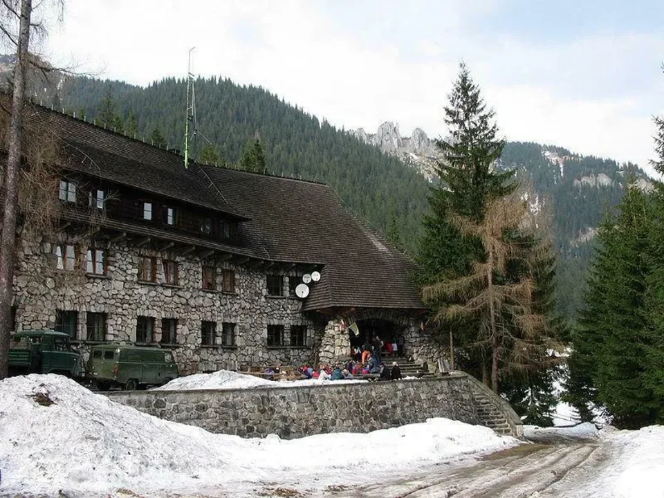 Schronisko na Polanie Chochołowskiej (1150m n.p.m.)
