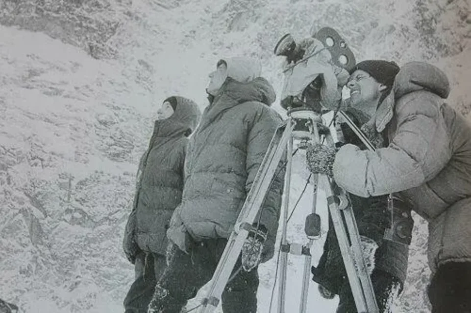 Z CYKLU KINO GÓRSKIE W MUZEUM TATRZAŃSKIM: projekcja cyklu filmów Jerzego Surdela „Dwóch”, „Odwrót”,