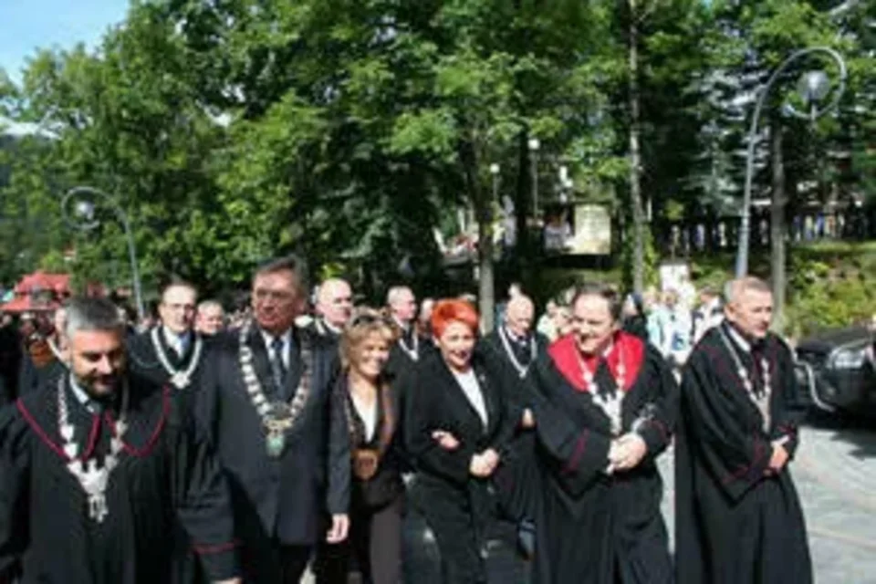 Medale i szabla dla jubilatów