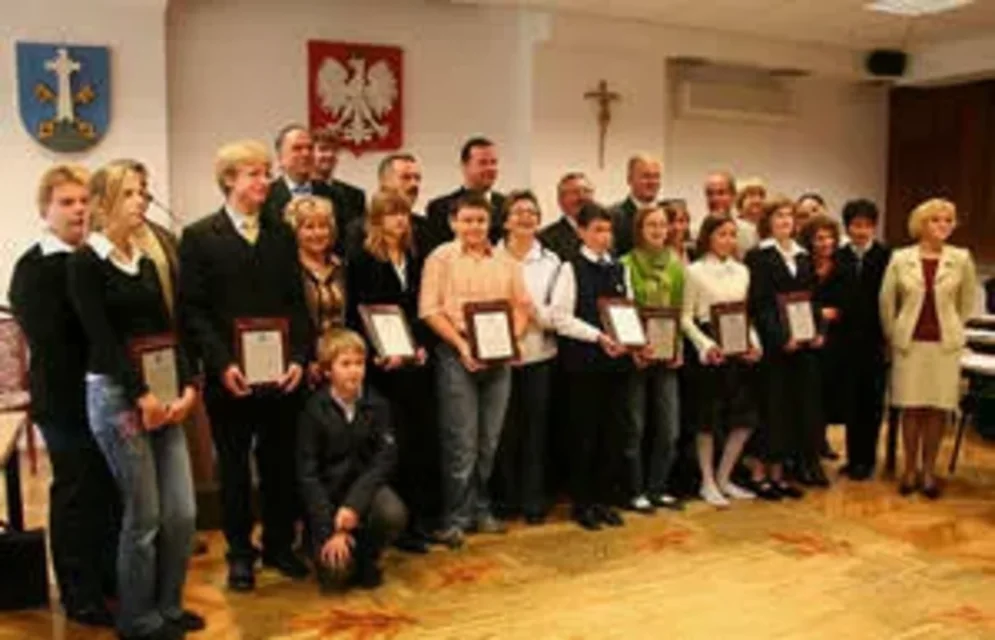 Burmistrz nagradza uczniów