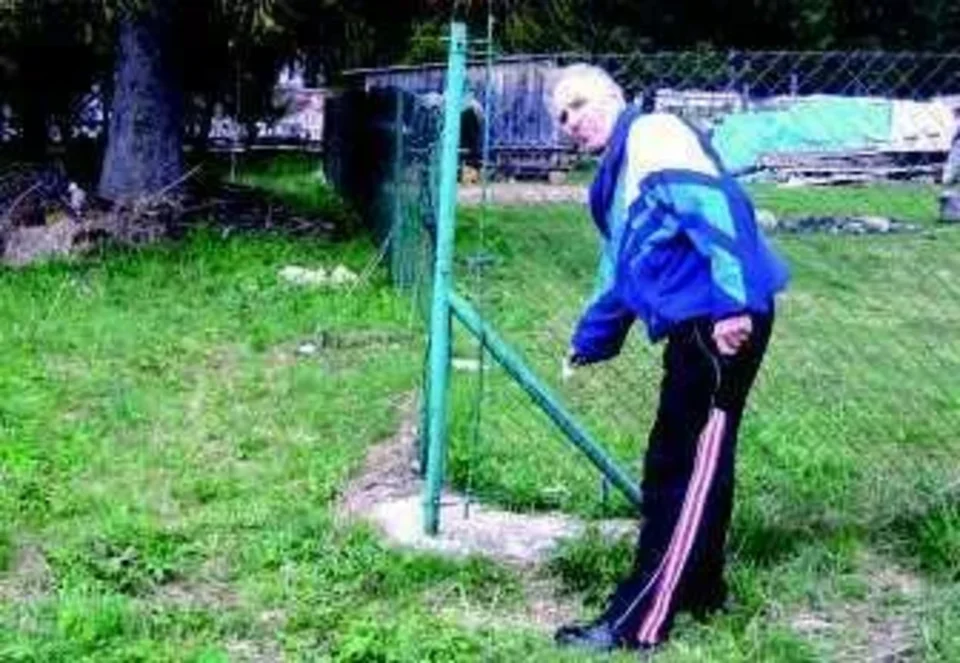 Płot sąsiada utrudnia Małyszowi budowę domu