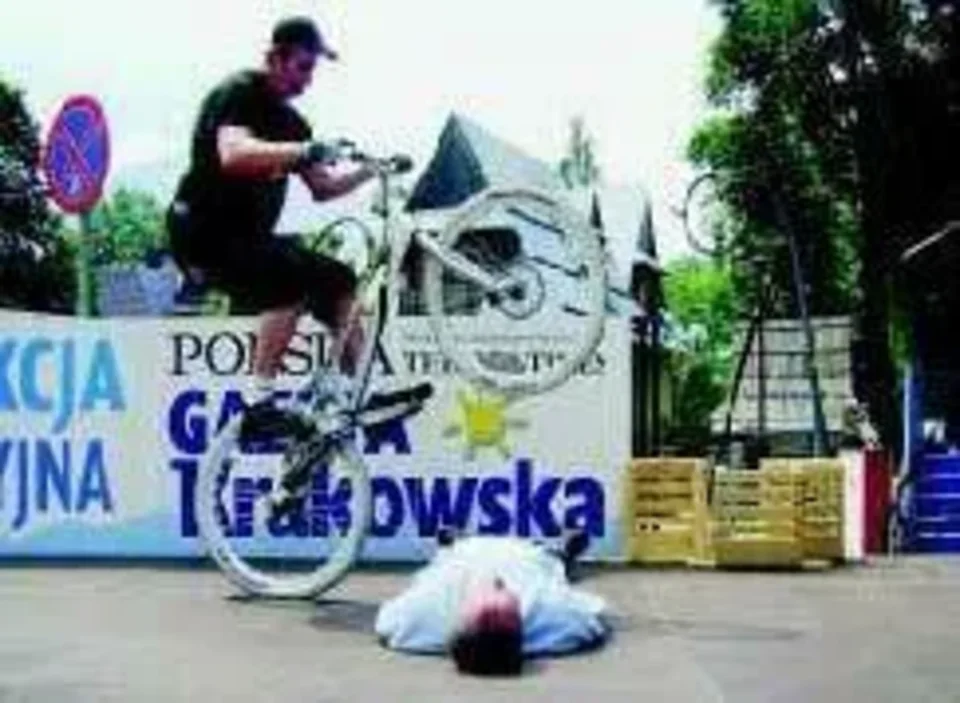 Akrobacje nad śmiałkami