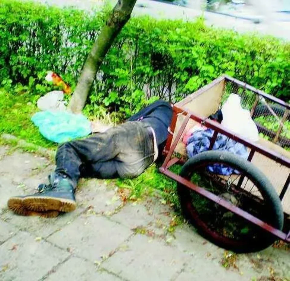 Pijani ludzie zalegają ulice Zakopanego
