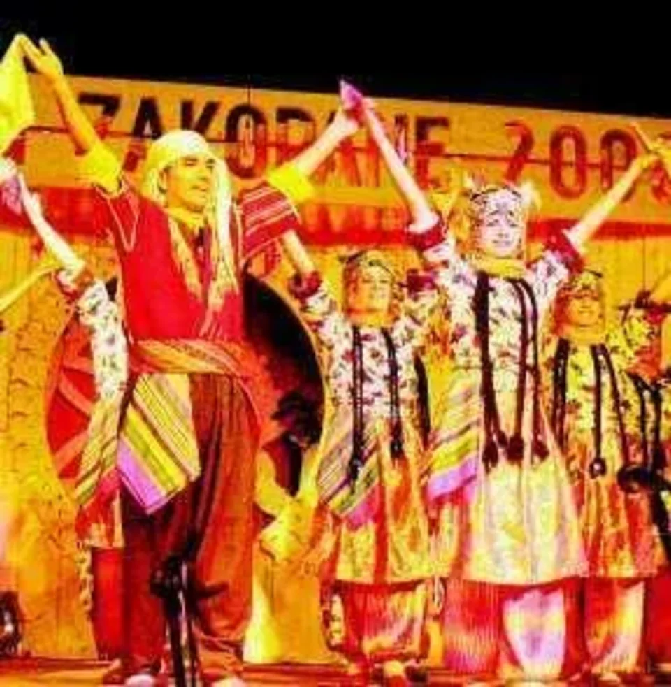 Zapłonęły watry na festiwalu folkloru
