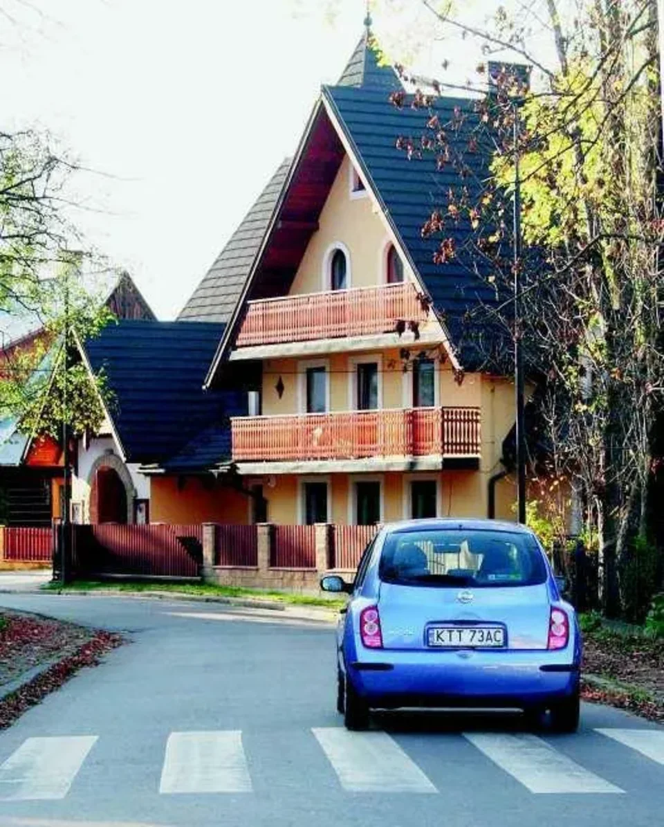 Pobocze nie dla aut, bo pług nie przejedzie
