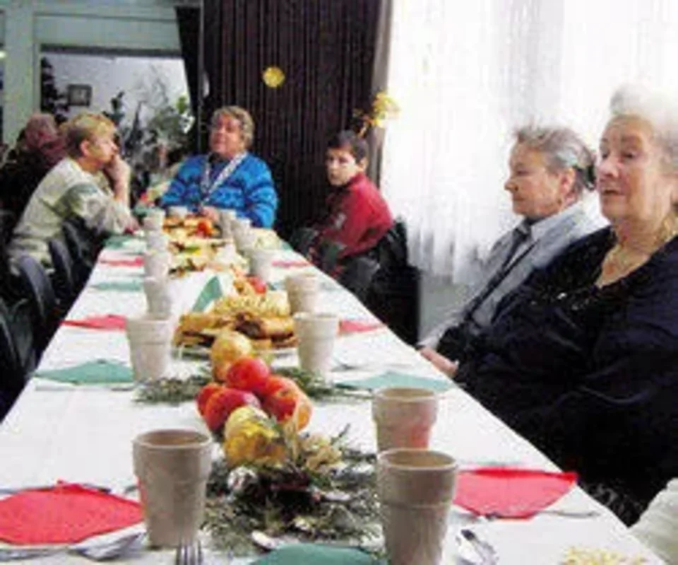 Życzenia i opłatek dla osób potrzebujących