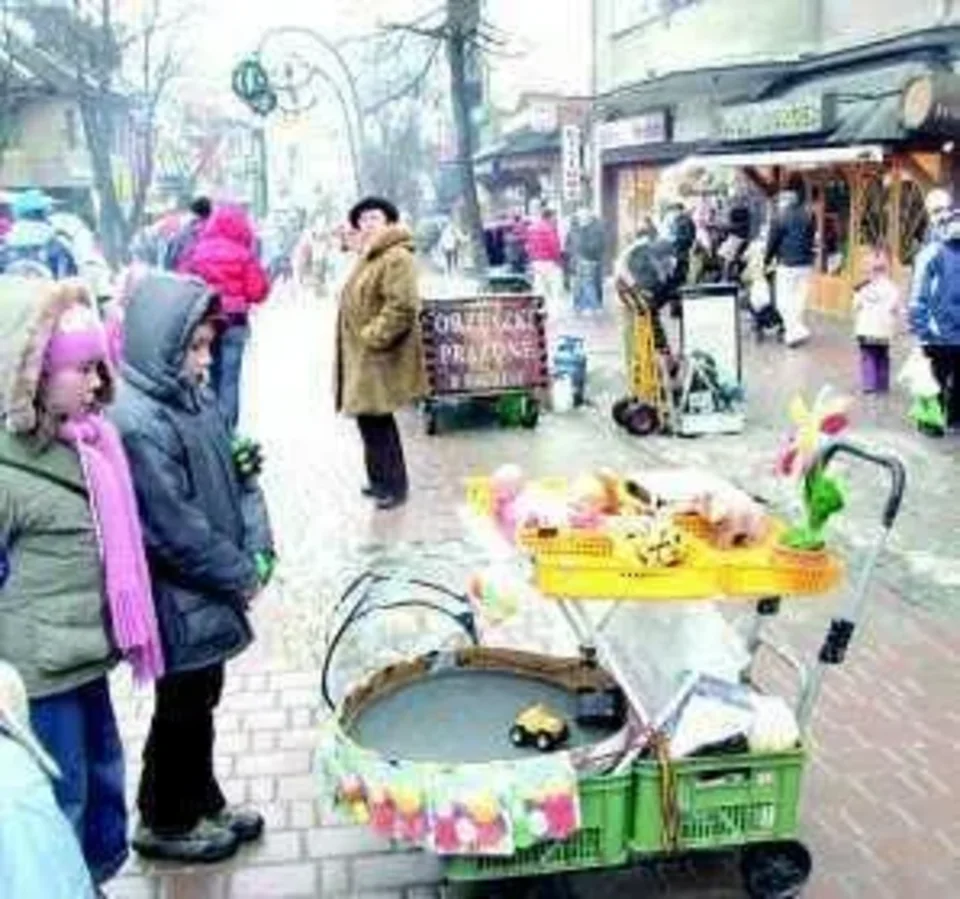 Dzikie stoiska na deptaku