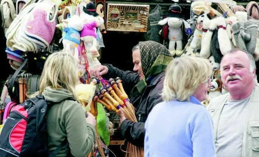 Krupówki pękają w szwach od stoisk