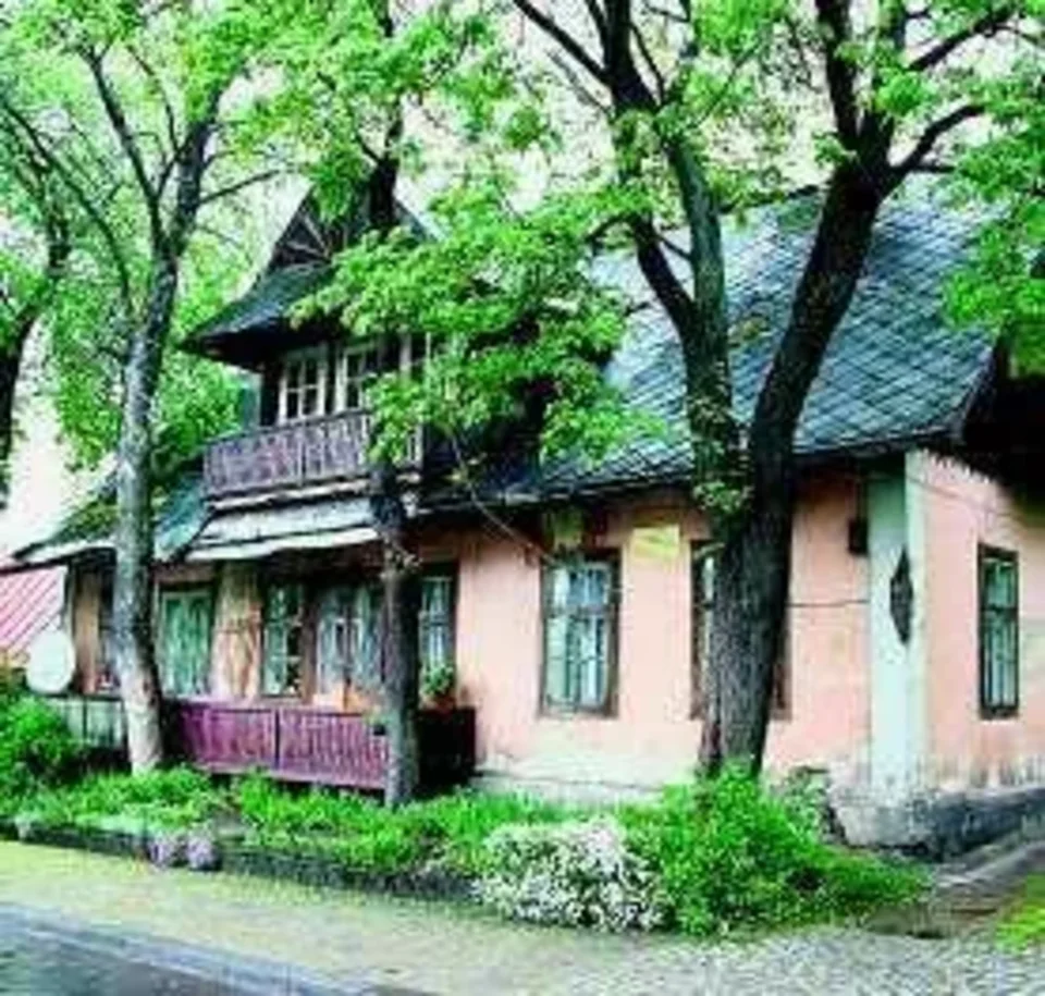 Odzyskują domy, wyrzucają lokatorów
