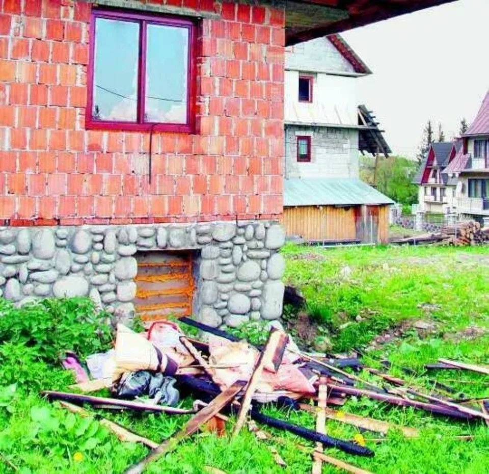 Ktoś chciał wysadzić ten dom w powietrze
