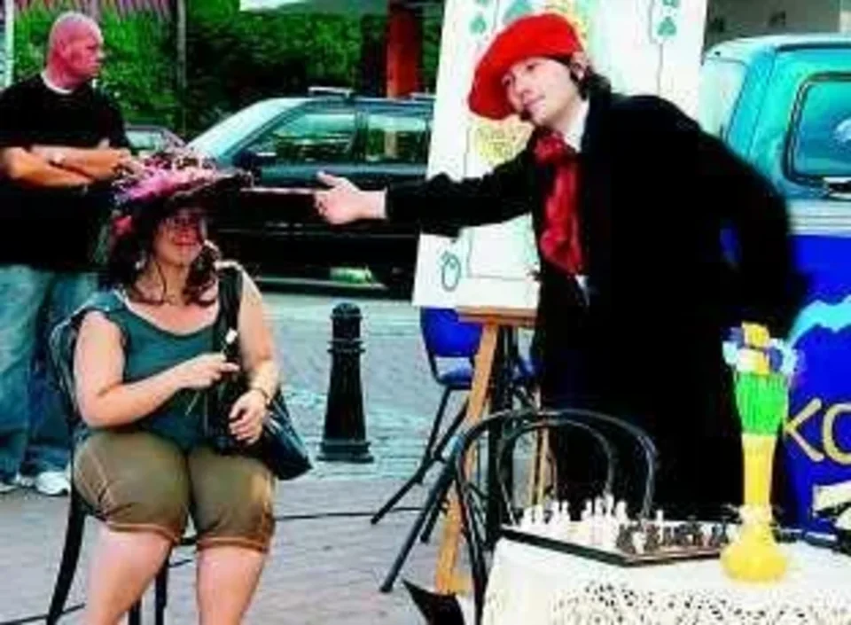 Teatry opanowały deptak