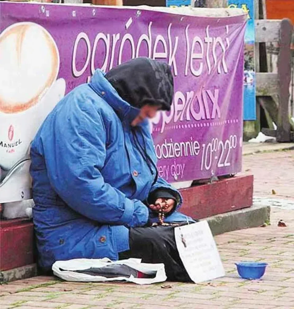 Tłum żebraków z Polski i Europy w Zakopanem