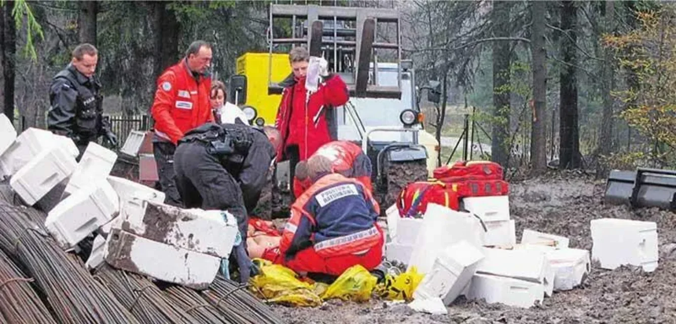 62-letni mężczyzna został przywalony pustakami na placu budowy