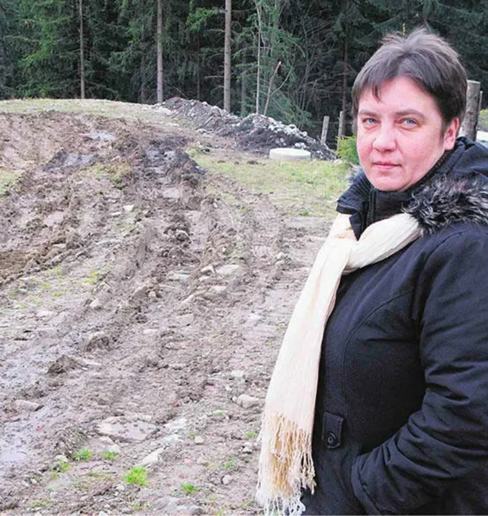 Wjechali na cudzą działkę i zniszczyli ją