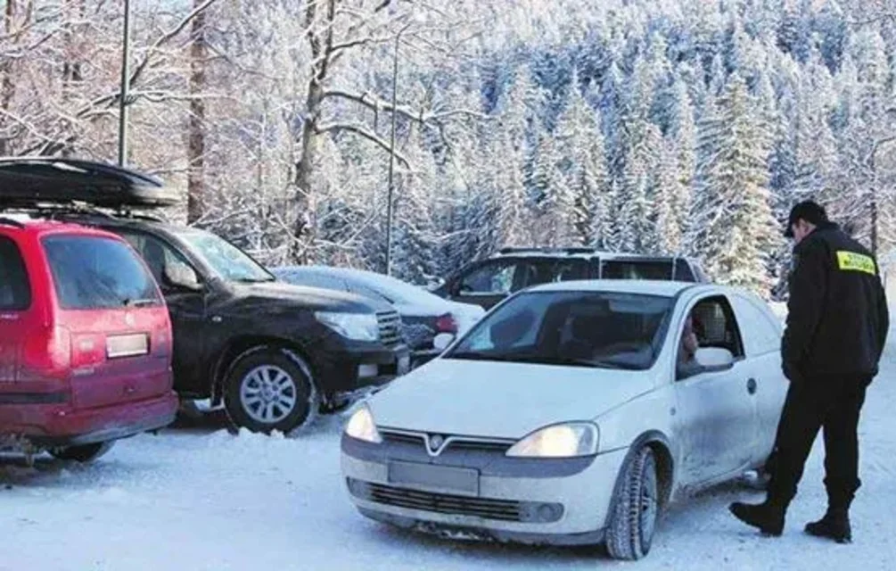 Kierowcy nagminnie łamią zakaz wjazdu do Kuźnic