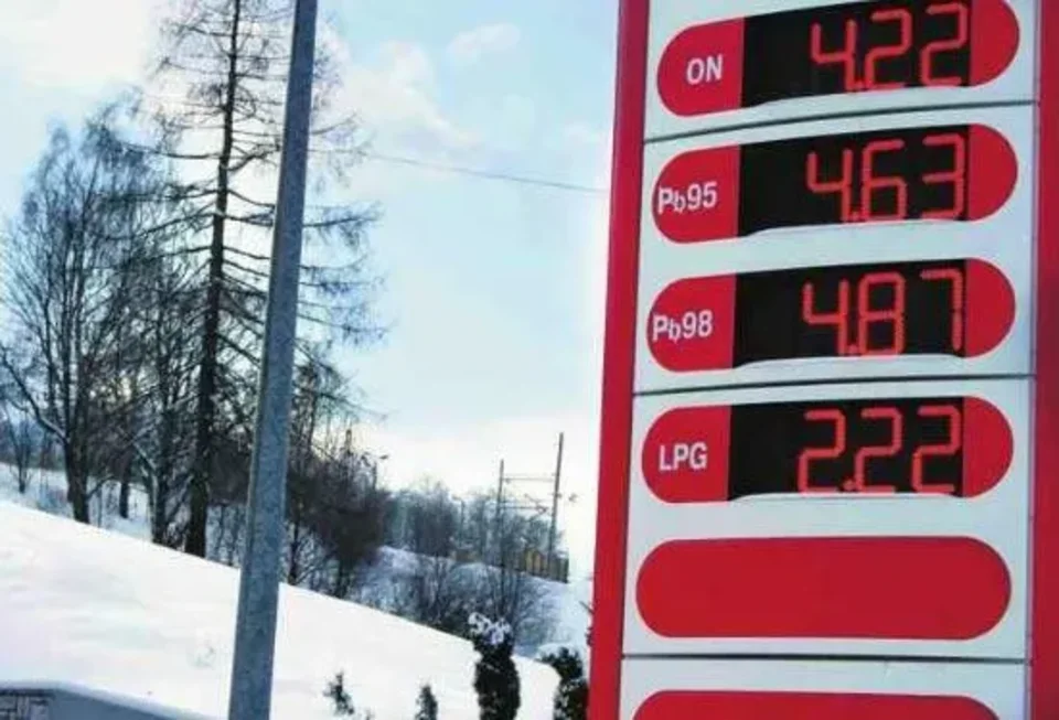 W kraju paliwo tanieje, w Zakopanem przeciwnie