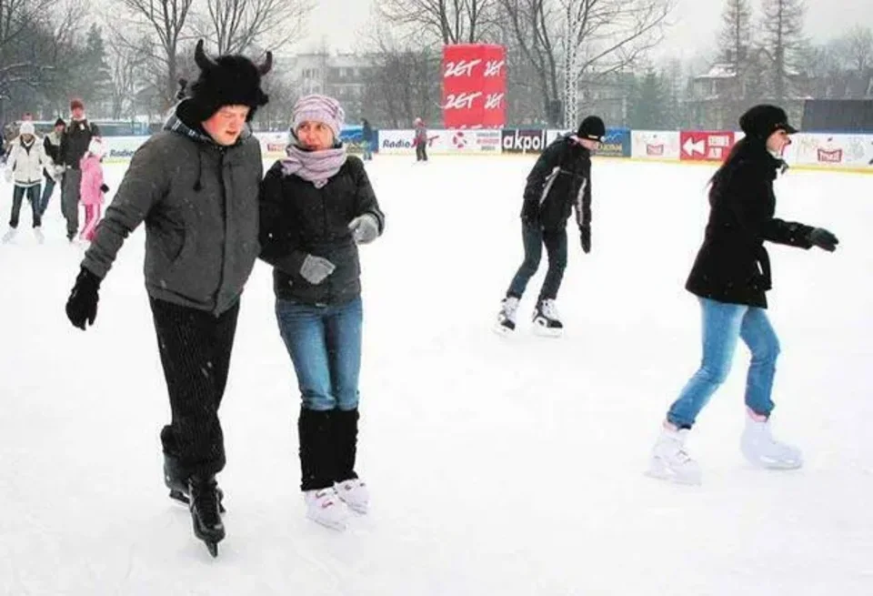 Lodowisko na Równi zaprasza do kibicowania