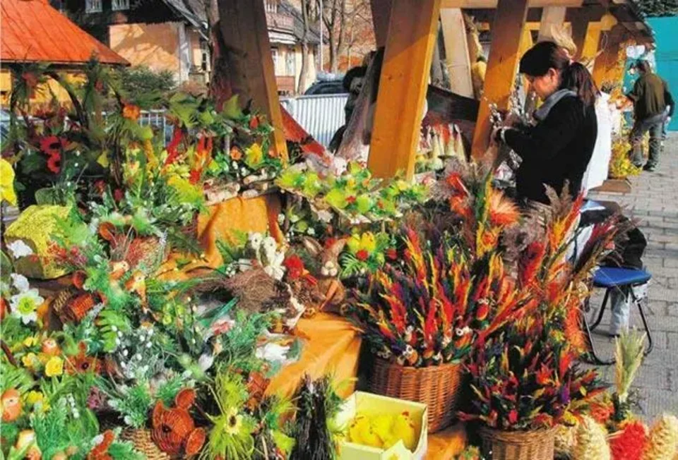 Zakopane. Wielkanocne targi na placu Niepodległości