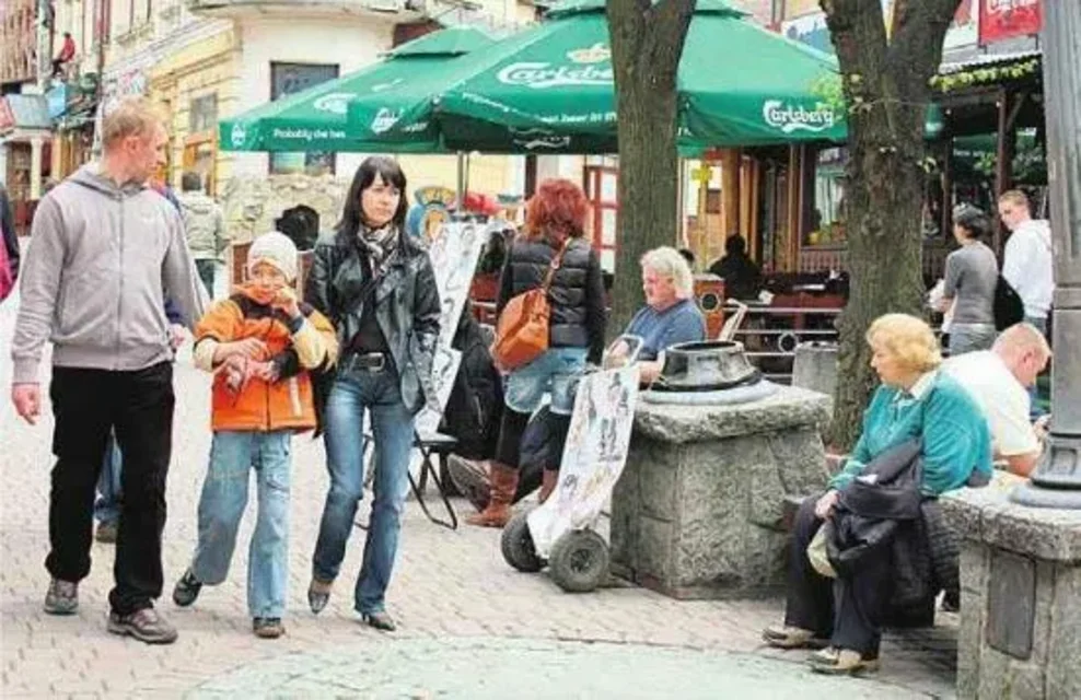 Krupówki przestały być złotą żyłą dla „ulicznych" biznesmenów