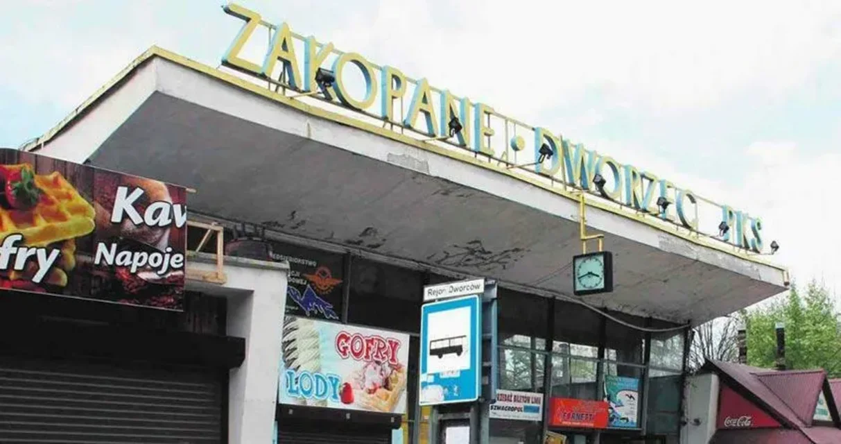 Zakopiański dworzec autobusowy sypie się