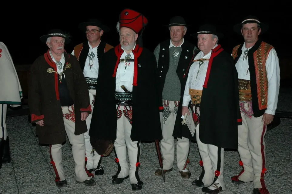 Spotkanie Starszyzny Zbójnickiej - Zajęcia folklorystyczno-plastyczne „Wakacyjne Śpasy” - Komedia ob