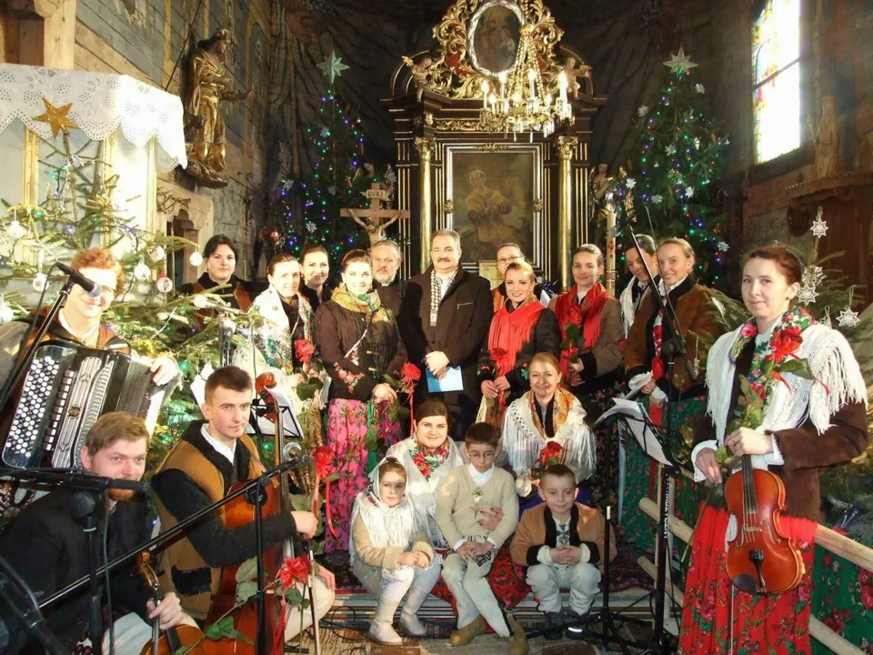 Koncert kolęd w wykonaniu Zespołu „Harni”